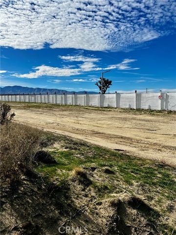 171 Ste Vic Avenue Q2, Palmdale, CA 93591