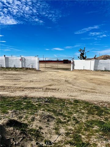 171 Ste Vic Avenue Q2, Palmdale, CA 93591