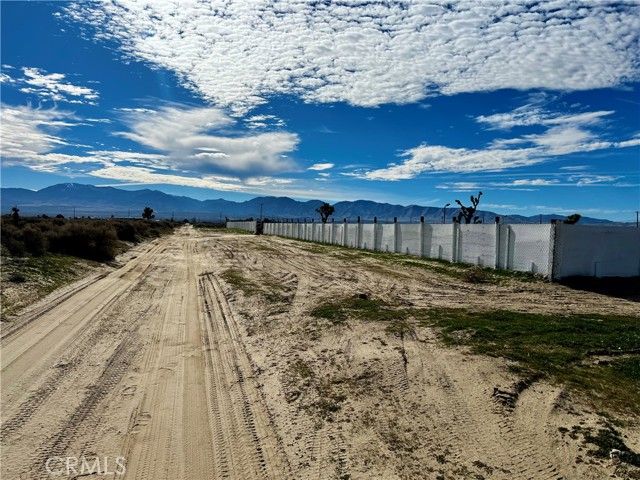 171 Ste Vic Avenue Q2, Palmdale, CA 93591