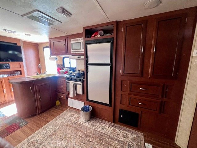 171 Ste Vic Avenue Q2, Palmdale, CA 93591