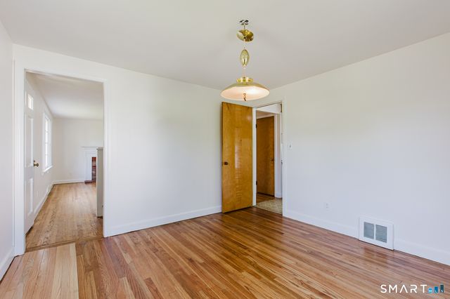 41 Stillson Place, Fairfield, CT 06824