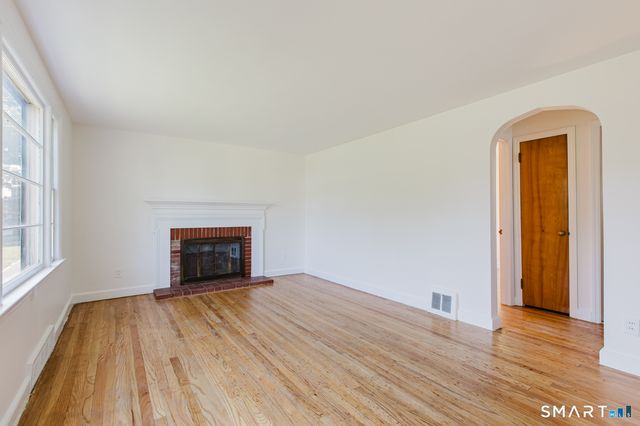 41 Stillson Place, Fairfield, CT 06824