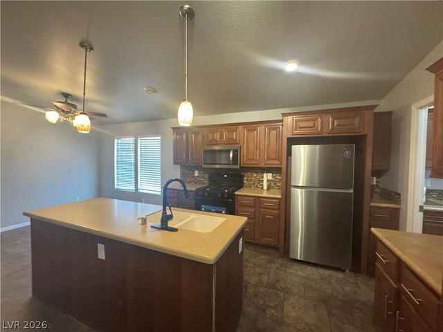 6253 Mount Rainier Avenue, Las Vegas, NV 89156