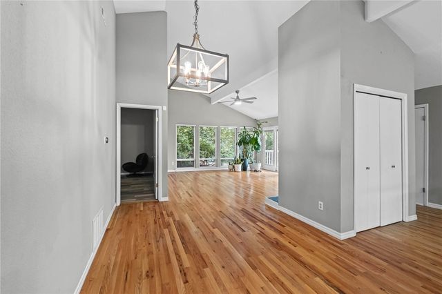 2482 N Jimmie Avenue, Fayetteville, AR 72703