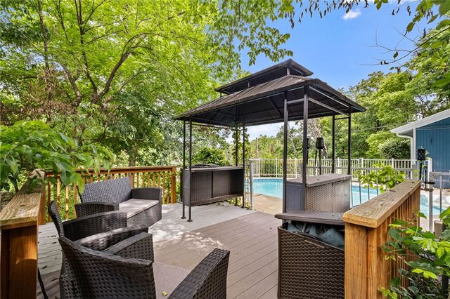 2482 N Jimmie Avenue, Fayetteville, AR 72703