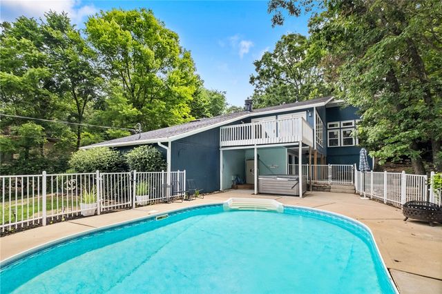 2482 N Jimmie Avenue, Fayetteville, AR 72703