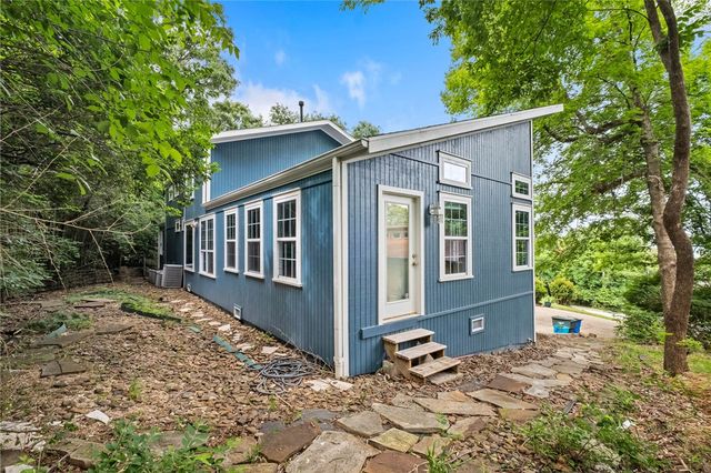 2482 N Jimmie Avenue, Fayetteville, AR 72703