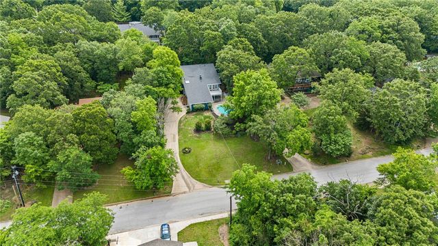 2482 N Jimmie Avenue, Fayetteville, AR 72703