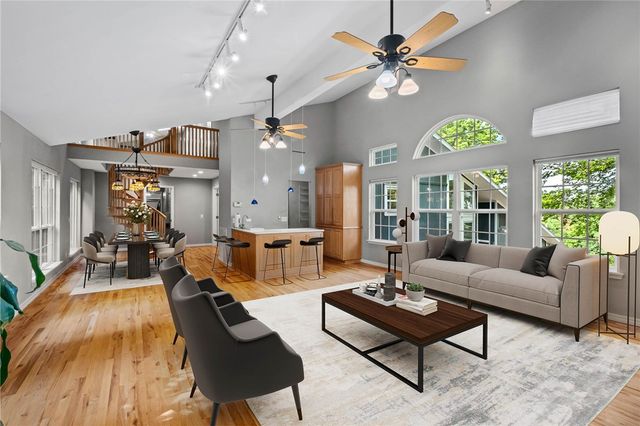 2482 N Jimmie Avenue, Fayetteville, AR 72703
