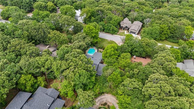 2482 N Jimmie Avenue, Fayetteville, AR 72703