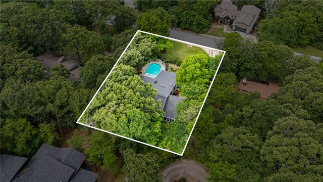 2482 N Jimmie Avenue, Fayetteville, AR 72703