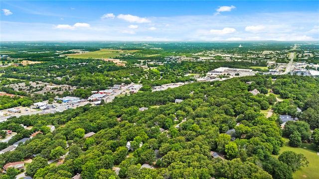 2482 N Jimmie Avenue, Fayetteville, AR 72703