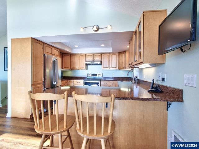 5185 Main St, Bay City, OR 97107