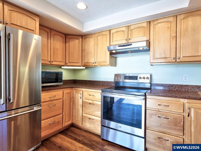 5185 Main St, Bay City, OR 97107