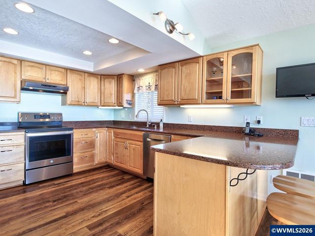 5185 Main St, Bay City, OR 97107