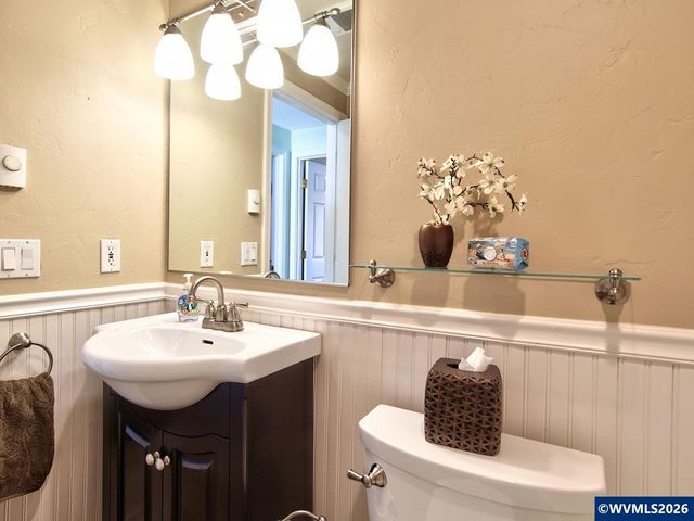 5185 Main St, Bay City, OR 97107