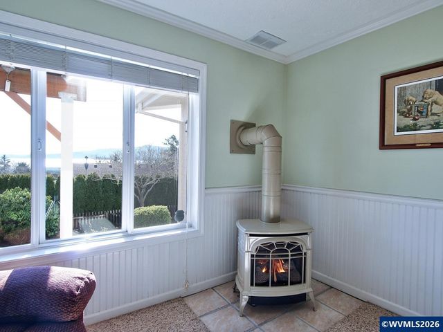 5185 Main St, Bay City, OR 97107