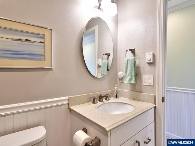 5185 Main St, Bay City, OR 97107