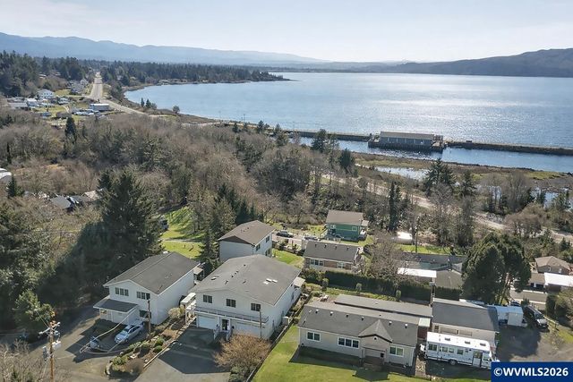 5185 Main St, Bay City, OR 97107