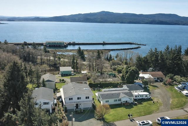 5185 Main St, Bay City, OR 97107