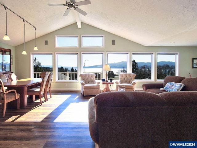 5185 Main St, Bay City, OR 97107