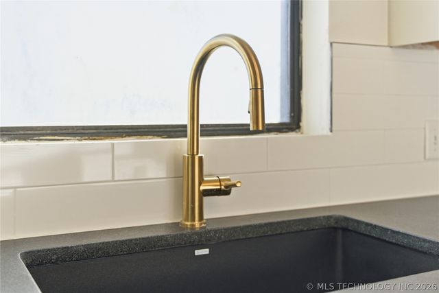 252 E 45th Place, Tulsa, OK 74105