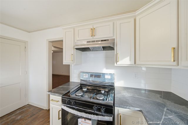 252 E 45th Place, Tulsa, OK 74105