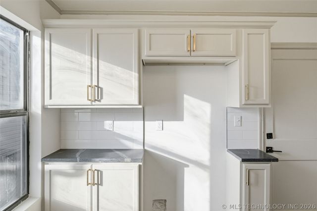 252 E 45th Place, Tulsa, OK 74105