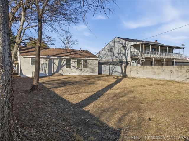252 E 45th Place, Tulsa, OK 74105