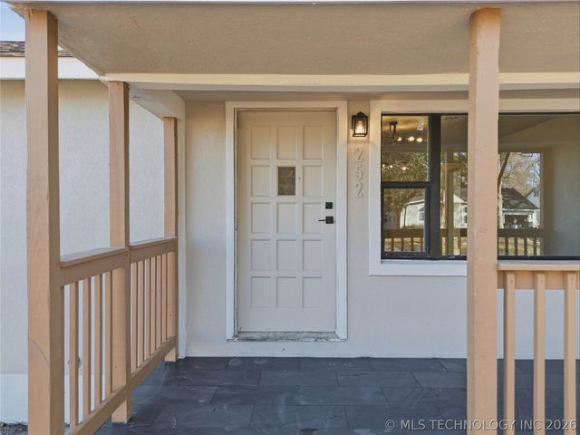 252 E 45th Place, Tulsa, OK 74105