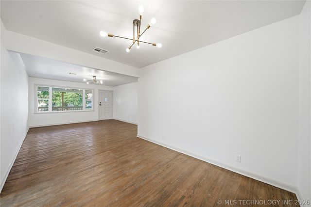 252 E 45th Place, Tulsa, OK 74105