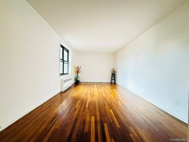 38-15 149 Street 3C, Flushing, NY 11354