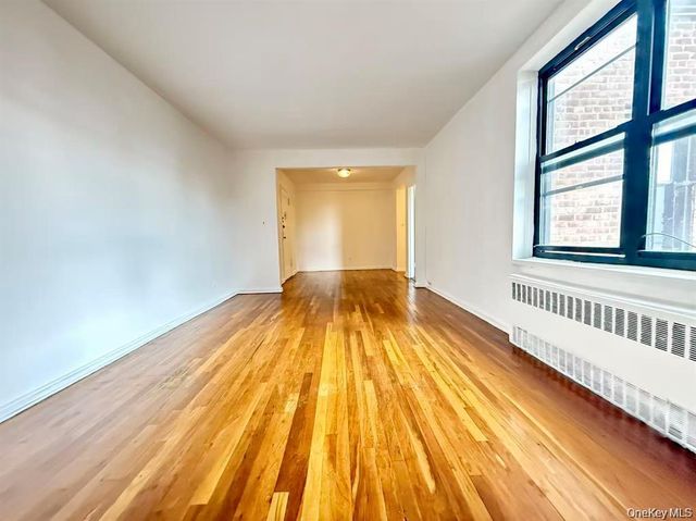 38-15 149 Street 3C, Flushing, NY 11354