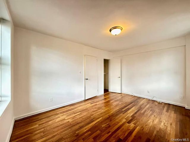 38-15 149 Street 3C, Flushing, NY 11354