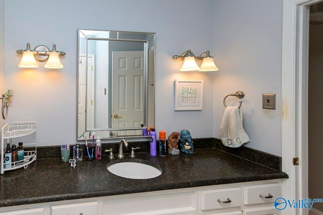 7823 Horseshoe Trail SE, Huntsville, AL 35802