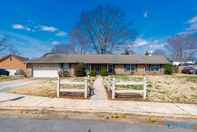 7823 Horseshoe Trail SE, Huntsville, AL 35802