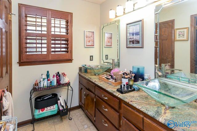 7823 Horseshoe Trail SE, Huntsville, AL 35802