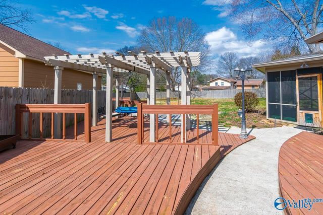 7823 Horseshoe Trail SE, Huntsville, AL 35802