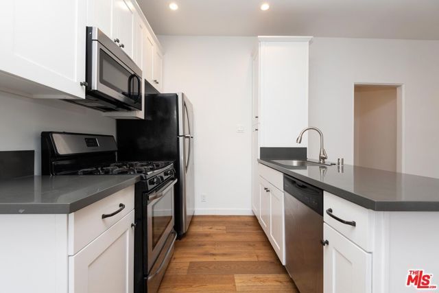 7714 Rosewood Avenue 7728, Los Angeles, CA 90036