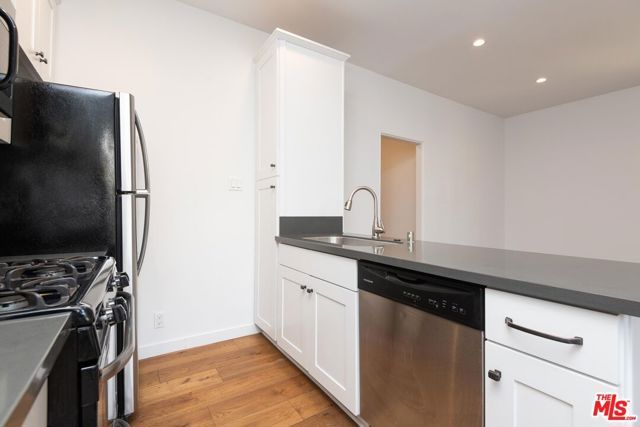 7714 Rosewood Avenue 7728, Los Angeles, CA 90036