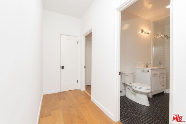 7714 Rosewood Avenue 7728, Los Angeles, CA 90036