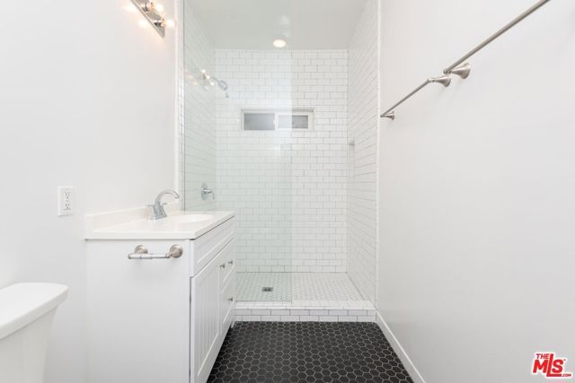 7714 Rosewood Avenue 7728, Los Angeles, CA 90036