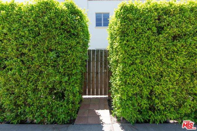 7714 Rosewood Avenue 7728, Los Angeles, CA 90036