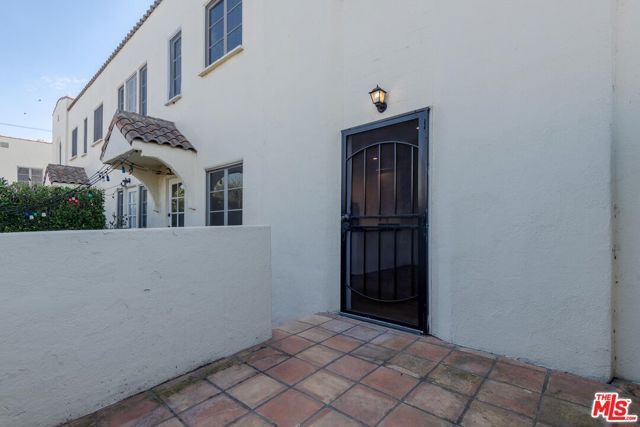 7714 Rosewood Avenue 7728, Los Angeles, CA 90036