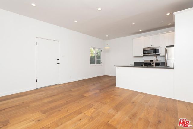 7714 Rosewood Avenue 7728, Los Angeles, CA 90036