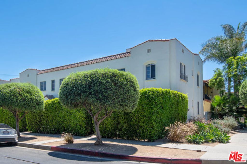 7714 Rosewood Avenue 7728, Los Angeles, CA 90036