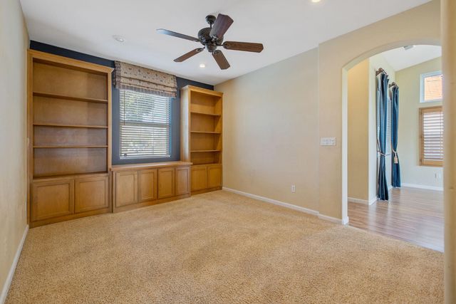 5586 E Atchison Street, Fresno, CA 93727