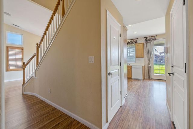 5586 E Atchison Street, Fresno, CA 93727