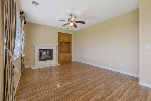 5586 E Atchison Street, Fresno, CA 93727