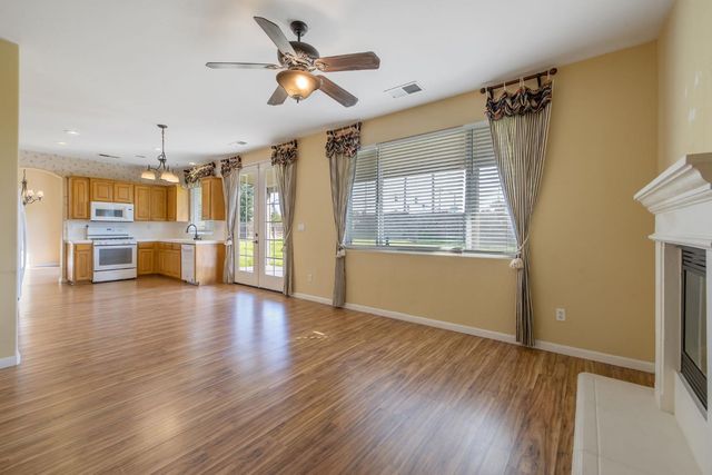 5586 E Atchison Street, Fresno, CA 93727